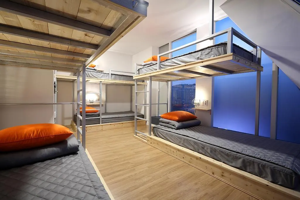 First Guesthouse 釜山広域市 ホステル