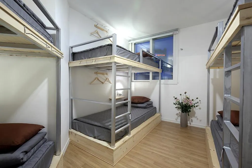 First Guesthouse 釜山広域市 ホステル