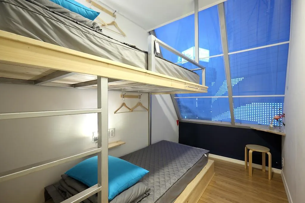 First Guesthouse 釜山広域市 ホステル