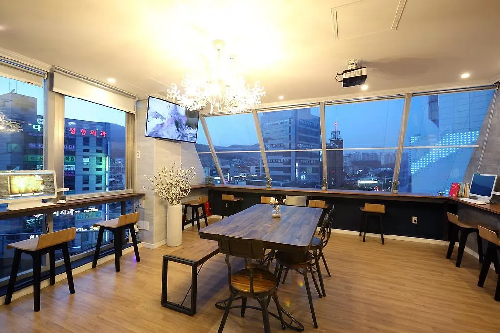 Hostel First Guesthouse Busan