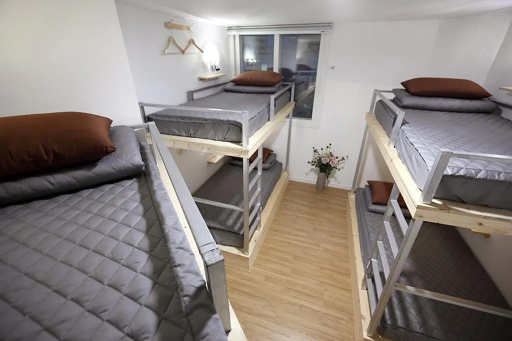 Hostel First Guesthouse Busan