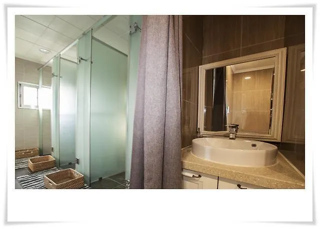 First Guesthouse Busan
