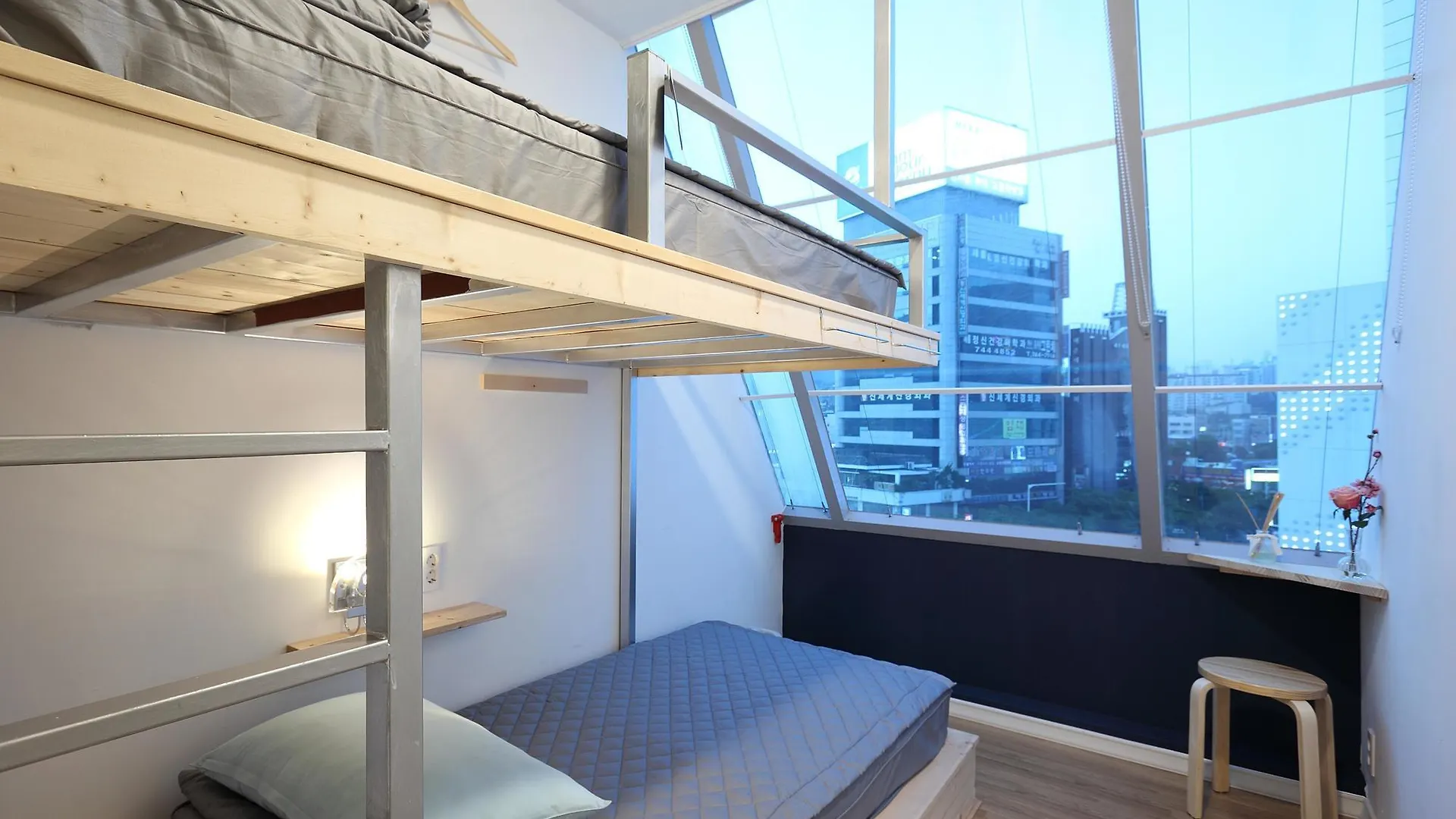 First Guesthouse Busan 0*,  South Korea